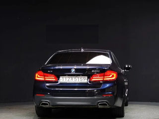 BMW 5 Series foto 4