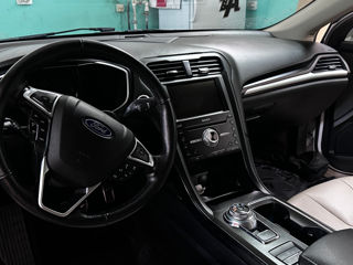 Ford Fusion foto 8