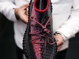 Adidas Yeezy Boost 350 V2 Holiday foto 2