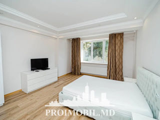 Apartament cu 2 camere, 63 m², Centru, Chișinău foto 2