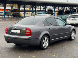 Skoda Superb foto 4