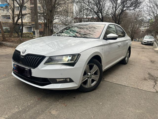 Skoda Superb foto 3