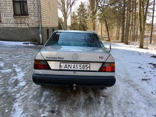 Mercedes Series (W124) foto 5