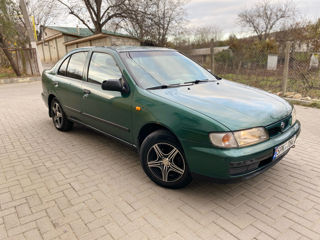 Nissan Almera foto 2