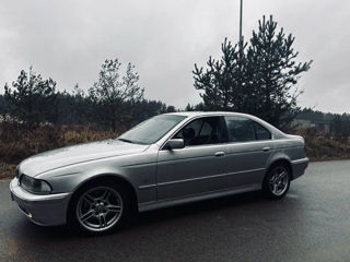 BMW 5 Series foto 3