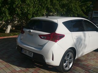 Toyota Auris foto 1