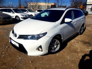 Toyota Auris foto 1