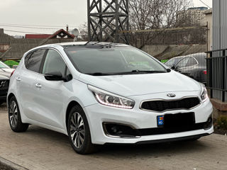 KIA Ceed foto 2