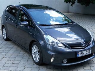 Toyota Prius + foto 1