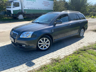 Toyota Avensis foto 3