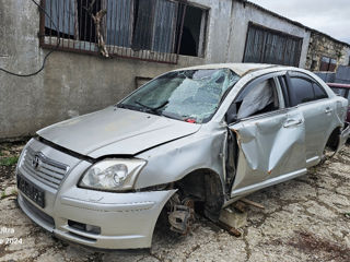 Toyota Avensis foto 1