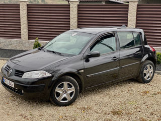 Renault Megane foto 2