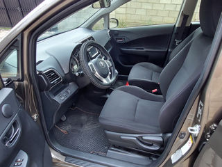 Toyota Verso-S foto 8