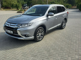 Mitsubishi Outlander foto 1