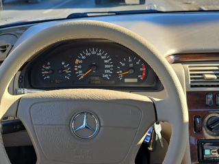 Mercedes E-Class foto 10