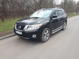 Nissan Pathfinder foto 2