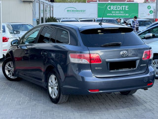 Toyota Avensis foto 4