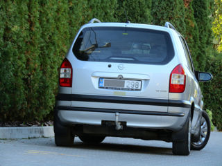 Opel Zafira foto 2