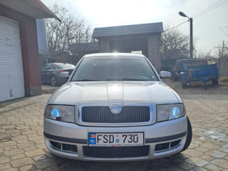 Skoda Superb foto 2