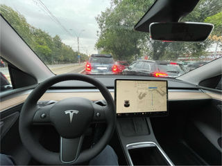 Tesla Model Y foto 7