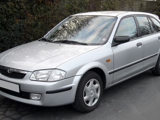 Mazda 323 foto 1