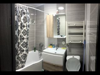 2-комн. кв., 43 м², 3/5 эт.