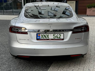 Tesla Model S foto 4