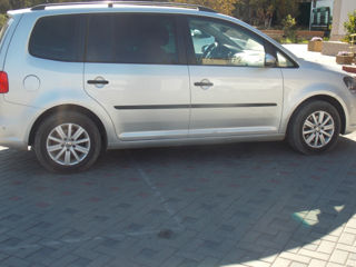 Volkswagen Touran foto 4