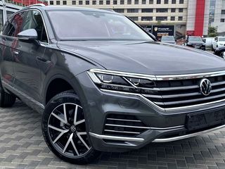 Volkswagen Touareg foto 1