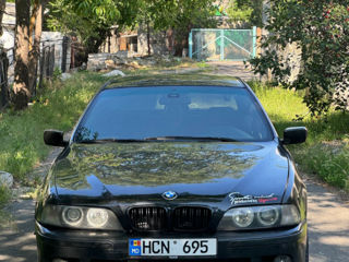 BMW 5 Series foto 2