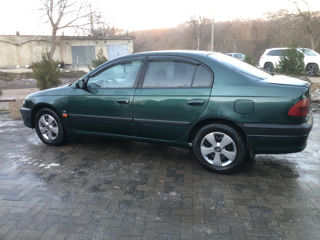 Toyota Avensis foto 3