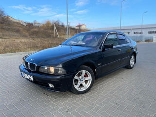 BMW 5 Series foto 2