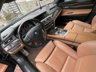 BMW 7 Series foto 8