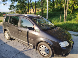 Volkswagen Touran foto 5