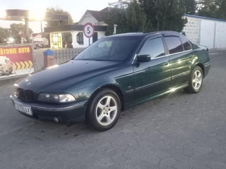 BMW 5 Series foto 6