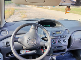 Toyota Yaris foto 6