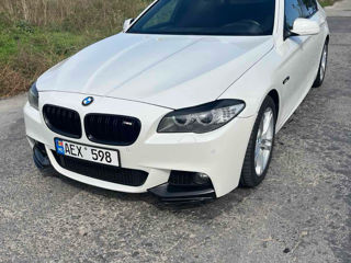 BMW 5 Series foto 1