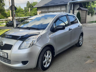 Toyota Yaris foto 2