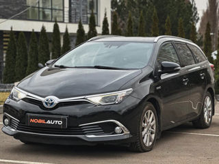 Toyota Auris foto 1