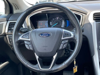 Ford Fusion foto 9