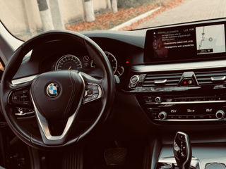 BMW 5 Series Touring foto 8