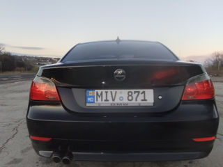 BMW 5 Series foto 4