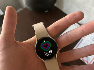 Vând ceas galaxy watch 4 foto 4