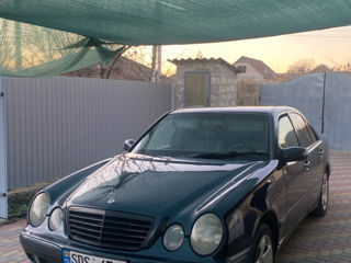 Mercedes E-Class foto 5