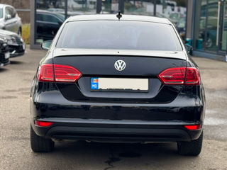 Volkswagen Jetta foto 7