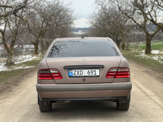 Mercedes E-Class foto 3