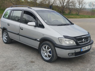 Opel Zafira foto 1