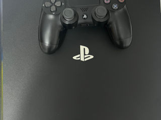 Vând Playstation 4 Pro 1TB foto 4