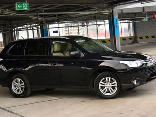 Mitsubishi Outlander foto 1