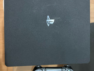 Продам PS 4 slim на 500gb в отличном состоянии foto 2